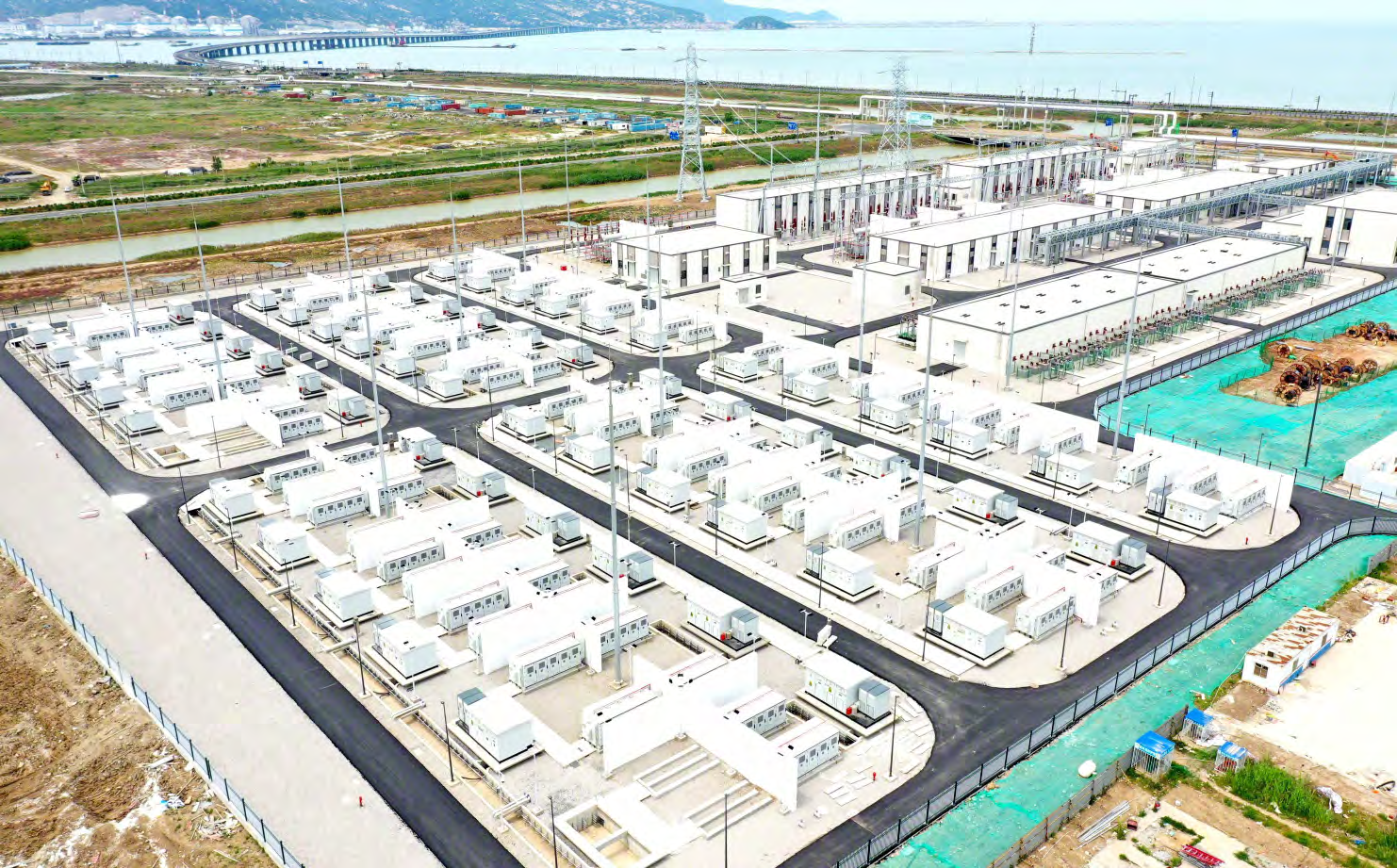 國內(nèi)在建最大海上光伏項(xiàng)目、中核田灣200萬千瓦灘涂光伏示范項(xiàng)目配套升壓站工程　任義剛攝.png