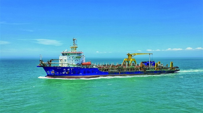 連云港港30萬噸級航道改擴(kuò)建工程SG4標(biāo)段開工 2.jpg